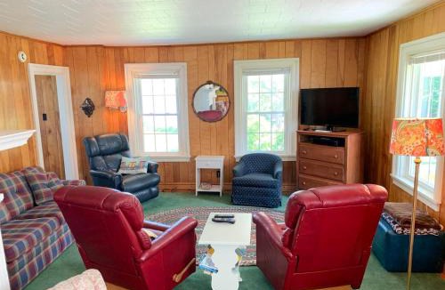 Stonington House | Geary House at Fifield Point