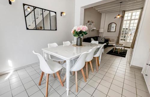 Bethune House | Geek et chic à Béthune - Grand logement central tout confort idėal pour familles, équipes sportives