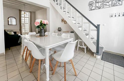 Bethune House | Geek et chic à Béthune - Grand logement central tout confort idėal pour familles, équipes sportives
