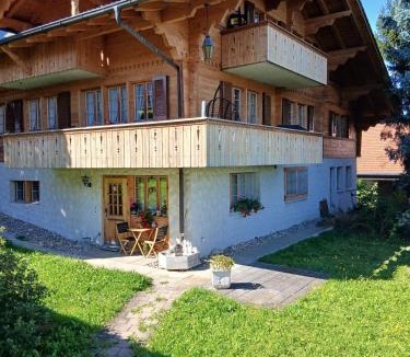 Aeschi bei Spiez Apartment | Gemütliche 2-Zimmer Wohnung mir Bergblick