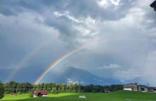 Aeschi bei Spiez Apartment | Gemütliche 2-Zimmer Wohnung mir Bergblick