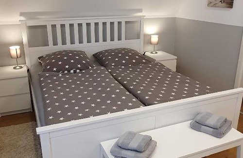 Kaltenkirchen Apartment | Gemütliche 65m² Dachgeschoßwohnung im Einzelhaus