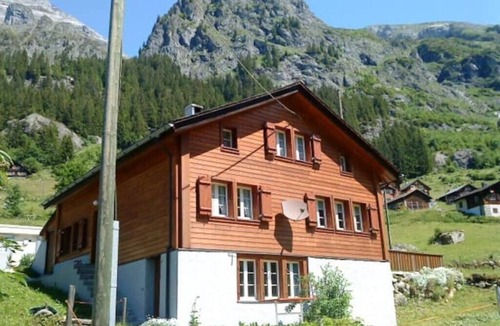 Silenen Apartment | Gemütliche Ferienwohnung auf der Golzernalp im Wunderschönen Maderanertal