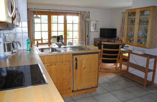 Zernez Apartment | Gemütliche Ferienwohnung im Grünen by Interhome