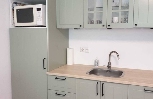 Hochzoll-Sud House | Gemütliche Wohnung mit Einem Großen Garten Direkt am Kuhsee, Augsburg