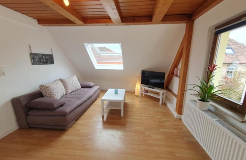 Muehlacker Apartment | Gemütliche zentrale DG Wohnung in Mühlacker