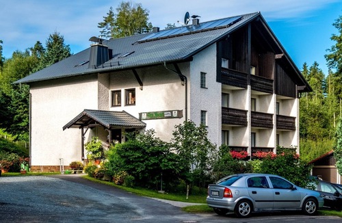 Bad Alexandersbad Apartment | Gemütliches Appartement mit Kaminofen in der 2. Etage
