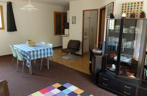 Mezos House | Gemütliches Ferienhäuschen im Grünen mit Terrasse by Interhome