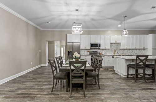 Fredericksburg House | Gem in a box!