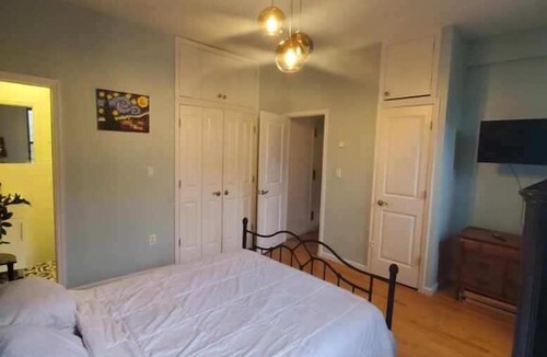 Crown Heights Apartment | Gem in Crown Heights