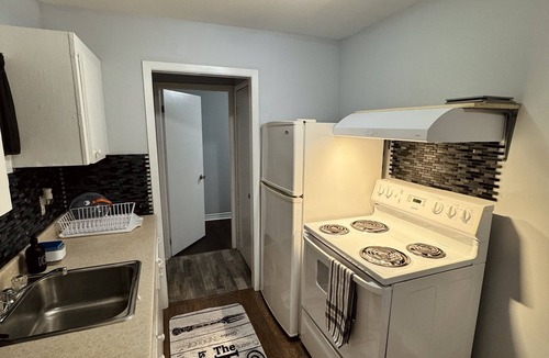 Mount Pearl Apartment | Gem in Da Pearl - Cozy, Clean 2 Bedroom Basement Apartment. 1 Queen & 2 Dbl Beds