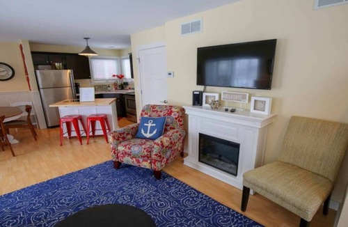 Ottawa House | Gem Location on the River!