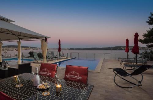 Businci Apartment | Gem of the sea luxury beach apartment with brand new heating infinity pool