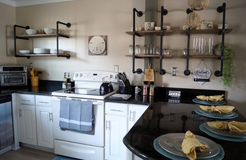 South Pensacola Cottage | ~Gem on G St~2BR~Downtown Pensacola~Furbabies~Walk to Restaurants & Supposey~