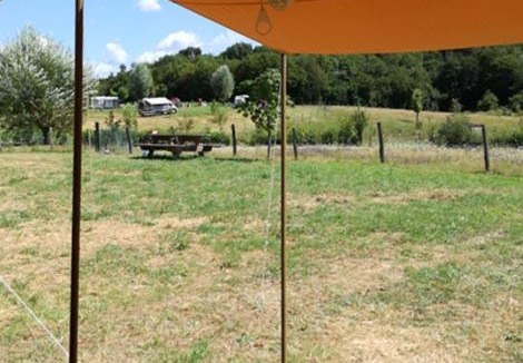 Condal Other | Gemeubileerde tent