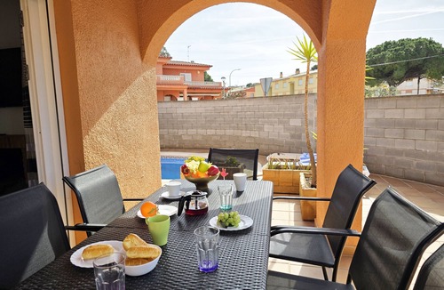 L'Escala Villa | Gemma: House with private pool at 200 m. from the beach