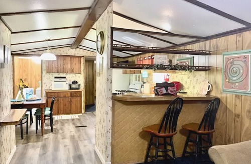 Wagoner House | Gene's Retreat, charming lakeside 3 bed 2 bath peaceful home near Ft Gibson Lake