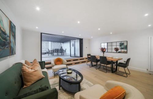 Pembridge Apartment | Generous 3-Bed Split-Level Apartment