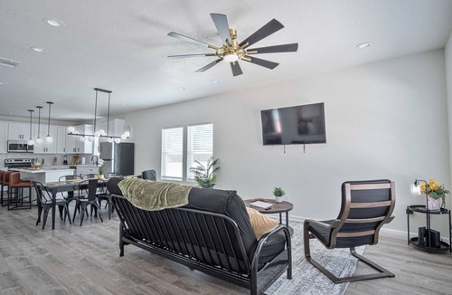 Eastside Promise Neighborhood House | Generous 5BR 3BA Haven Close to Alamo Riverwalk