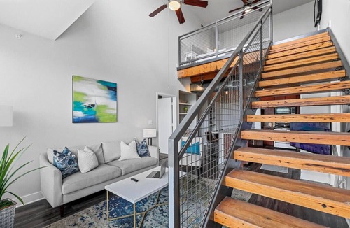 Downtown Fort Worth Condo | Generous space, up to 26% off - walk Downtown!