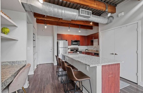Downtown Fort Worth Condo | Generous space, up to 26% off - walk Downtown!