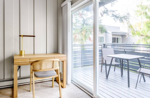 Sunnyvale West Apartment | Generous Sunnyvale 3BR w/Pool, Gym, A/C, near Caltrain, by Blueground