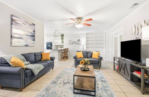 Abilene House | Generously Sized 5 Bedroom Retreat