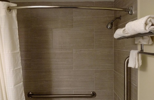 Cinnaminson Hotel | Genes Motel