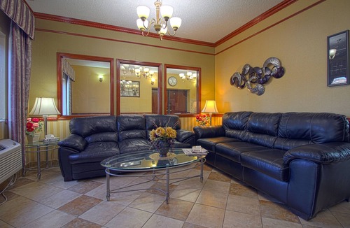 St. Charles Hotel | Geneva Motel Inn