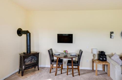 Geneva Apartment | Geneva Studio, 3 Miles to Seneca Lake!