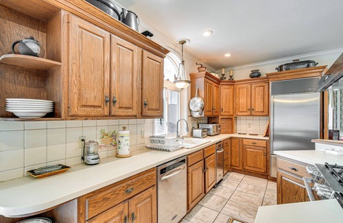 Geneva House | Geneva Vacation Rental w/Vineyard & Lake Views!