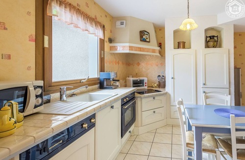 Cruet House | GENEVIEVE - CRUET - Gîte