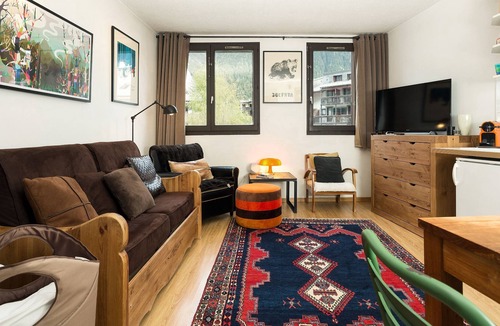 Chamonix City Centre Apartment | Gentianes - a studio that sleeps 4 guests