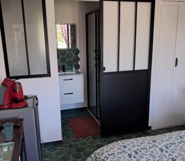 Mirepoix House | Gentil coquelicot