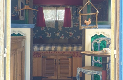 Saint-Georges-de-Levejac Cabin | Genuine gypsy caravan in the Tarn gorges
