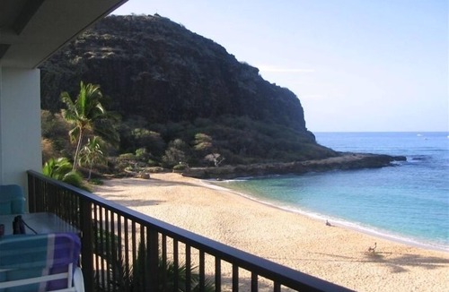 Makaha Condo | Genuine & Affordable 1250 sqft Big Beach-front Corner Unit