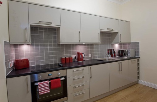Tollcross Apartment | Genuine City Centre Apartment (Bread St)