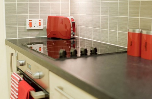 Tollcross Apartment | Genuine City Centre Apartment (Bread St)