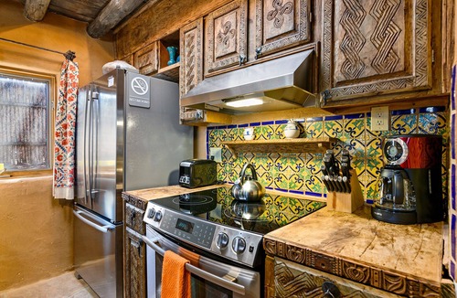 Historic Eastside House | Genuine Santa Fe Work of Art | Near Canyon Rd | Patio | 2 Masters
