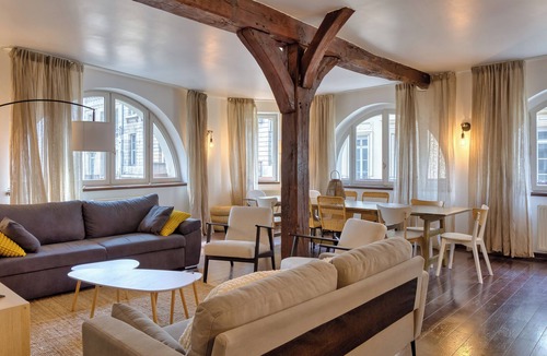 Quartier Vieux Marche-Cathedrale Apartment | Geoffroy, sublime duplex à proximité de la place du vieux marché