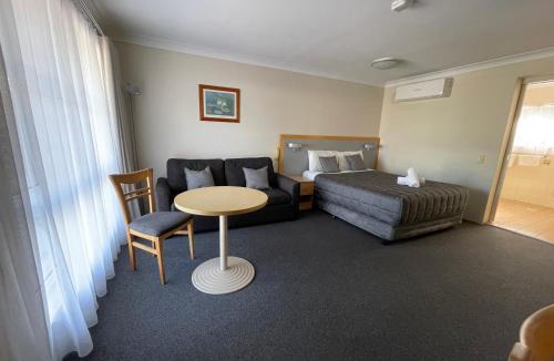 Nowra Hotel | George Bass Motor Inn