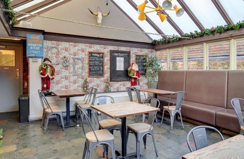 Chichester Hotel | George & Dragon Inn