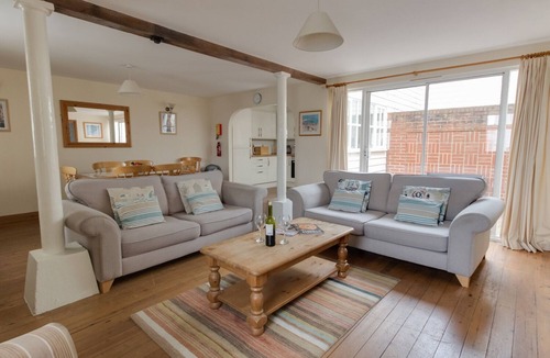 Weymouth Cottage | GEORGE'S HOUSE, pet friendly in Brewers Quay Harbour