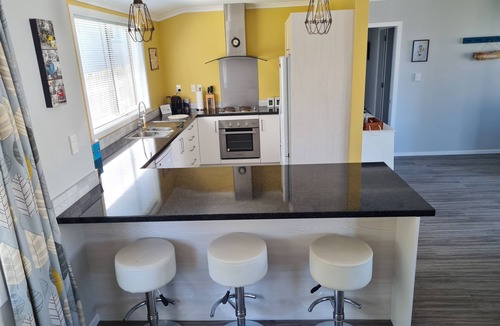 Waitarere Beach House | George's Post at Waitarere Beach