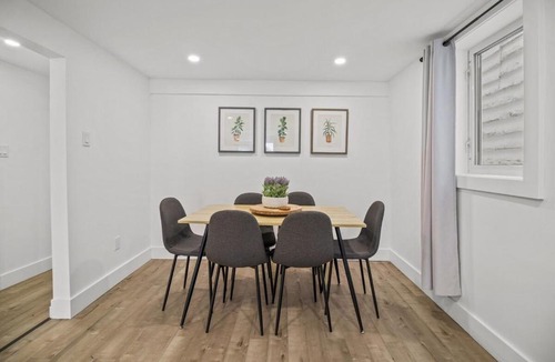 St. John's House | Georgestown Hutch Private Patio Parking