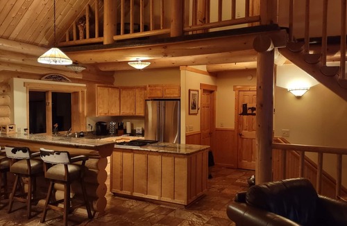 Philipsburg Cabin | Georgetown Lake Escape with Starlink