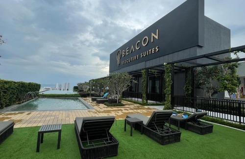 George Town Apartment | Georgetown Luxury Suite#Infinity Pool #Beacon Executive Suites #2BR