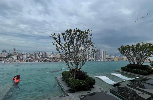 George Town Apartment | Georgetown Luxury Suite#Infinity Pool #Beacon Executive Suites #2BR