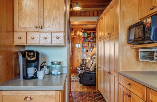 Tate Cabin | Georgia Mountains! Gated- Golf/Lake and Views!