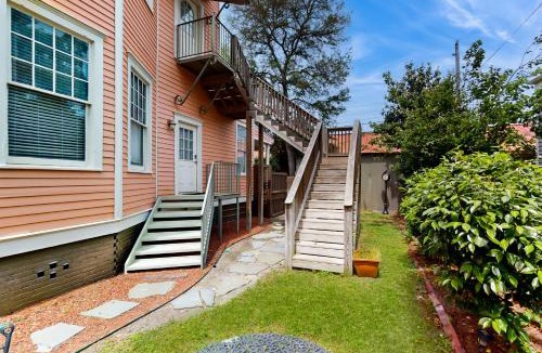 Thomas Square Apartment | Georgia Peach